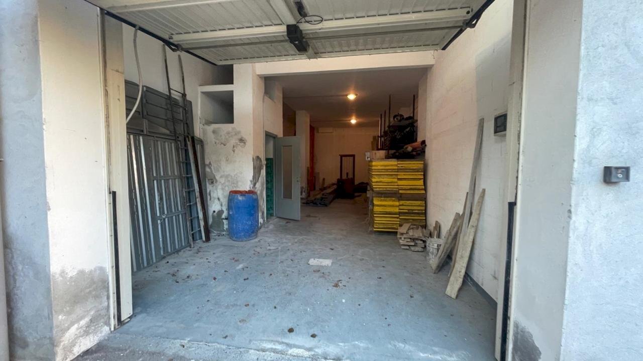 IMG-20241023-WA0001.jpg - Box Via Francesco Mignone, Savona - photo 1