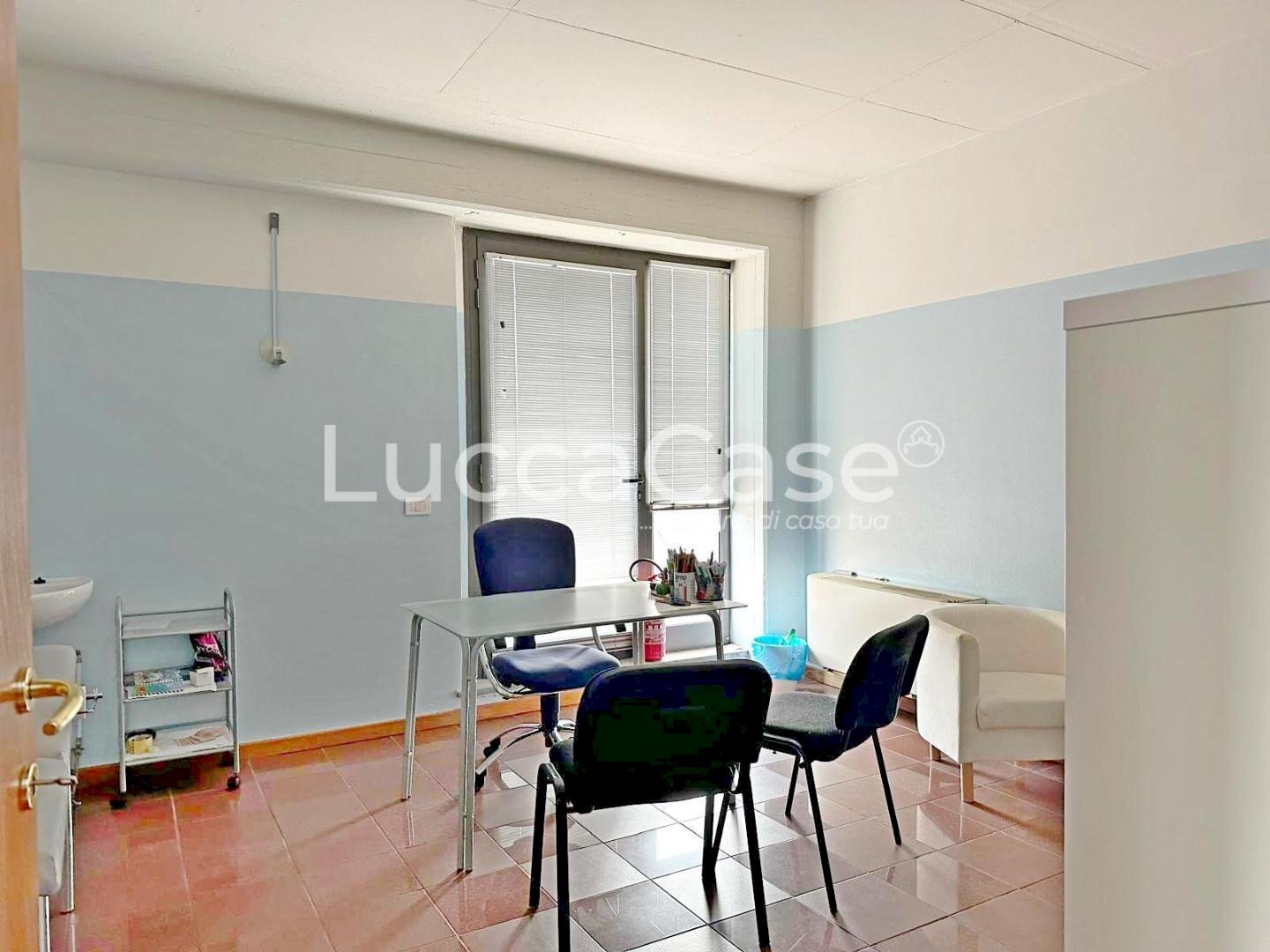 Office Lucca (neighborhood Sant'Anna) - photo 1