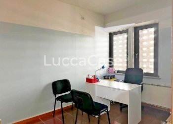 Office Lucca (neighborhood Sant'Anna) - photo 2