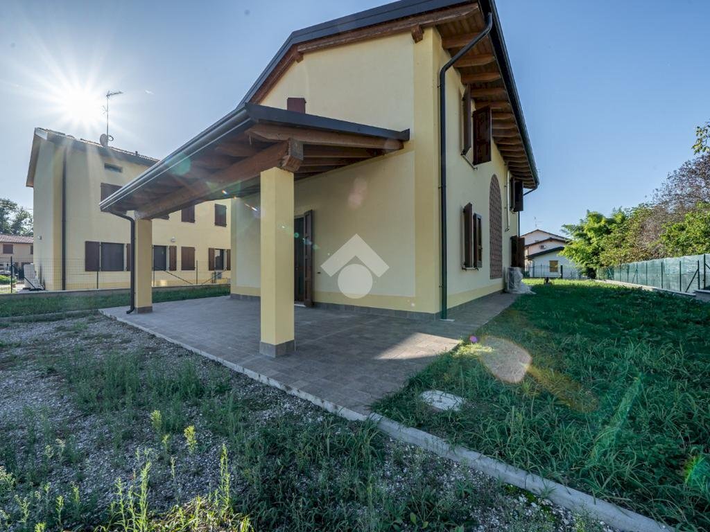 Villa Via Terzi Livelli, Concordia sulla Secchia - foto 2