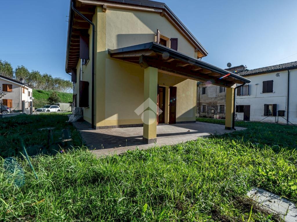 Villa Via Terzi Livelli, Concordia sulla Secchia - foto 1