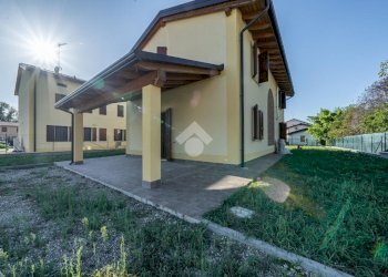 Villa Via Terzi Livelli, Concordia sulla Secchia - foto 2