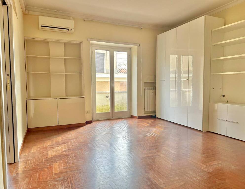 Soggiorno - Bilocale via Archimede, 109, Roma - foto 1