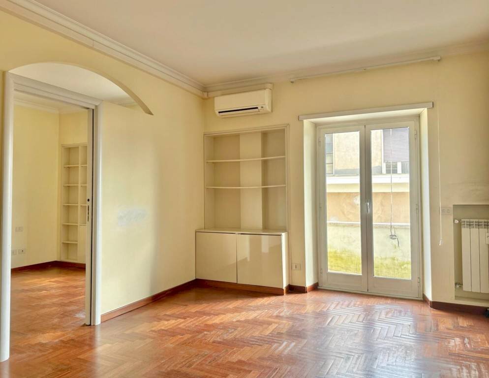 Soggiorno - Bilocale via Archimede, 109, Roma - foto 2
