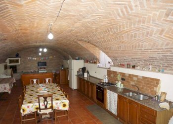 Cucina - Rustico Regione Brussacco, Agliano Terme - foto 17