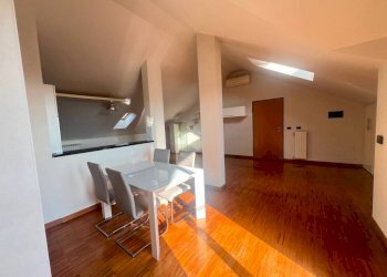 Salone - Appartamento strada Revigliasco, 31, Moncalieri - foto 5