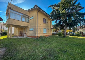 ESTERNI - Casa indipendente VIA MARCO POLO  23, Cervignano del Friuli - foto 3