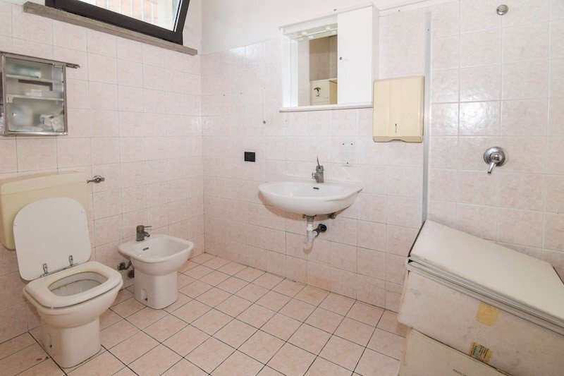 Negozio Cadelbosco di Sopra - foto 3