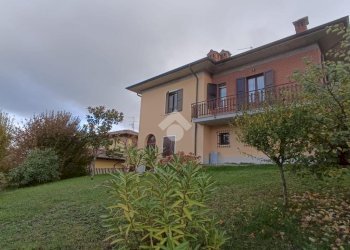 Villa Via Montecchio, Baiso - foto 1