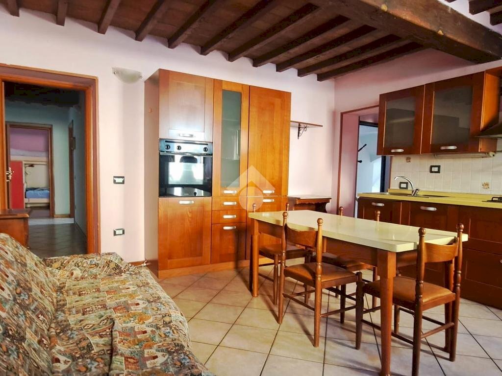 Three-room apartment Via Roma, Medesano - photo 1