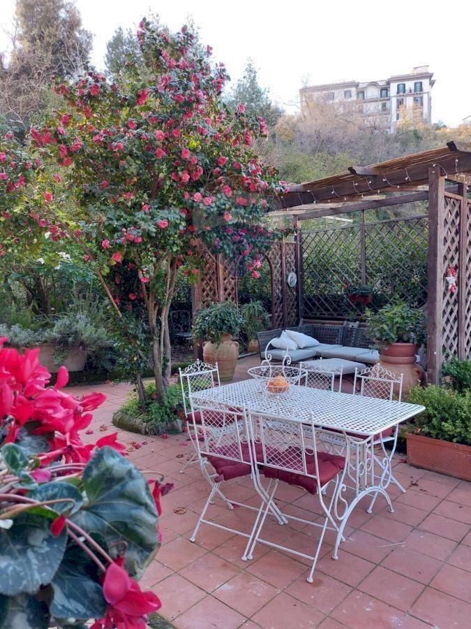 Casa indipendente Napoli (zona Montecalvario) - foto 3