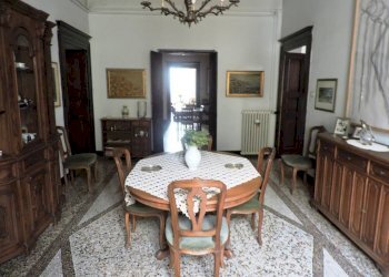 Sala da pranzo - Appartamento piazza Nicolò Montano, 2a, Genova (zona Sampierdarena) - foto 8