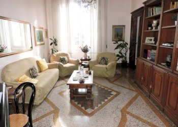 Salone - Appartamento piazza Nicolò Montano, 2a, Genova (zona Sampierdarena) - foto 1