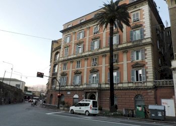 Facciata - Appartamento piazza Nicolò Montano, 2a, Genova (zona Sampierdarena) - foto 29