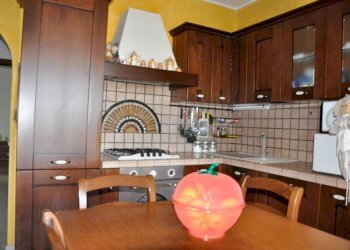 Cucina - Quadrilocale via Chiaverano, 78, Cascinette d'Ivrea - foto 4