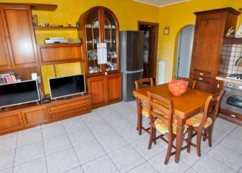 Salone - Quadrilocale via Chiaverano, 78, Cascinette d'Ivrea - foto 5