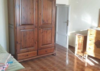 camera 2.jpeg - Porzione di casa Varsi - foto 10