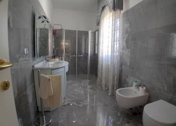 bagno - Independent house Scafa - photo 13