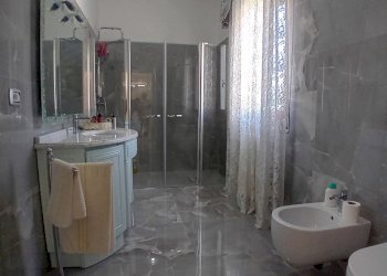 bagno - Independent house Scafa - photo 14