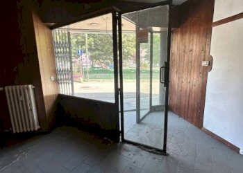 Stanza non arredata - Negozio via G. F. Medail, 98, Bardonecchia - foto 5