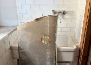 Bagno - Negozio via G. F. Medail, 98, Bardonecchia - foto 11