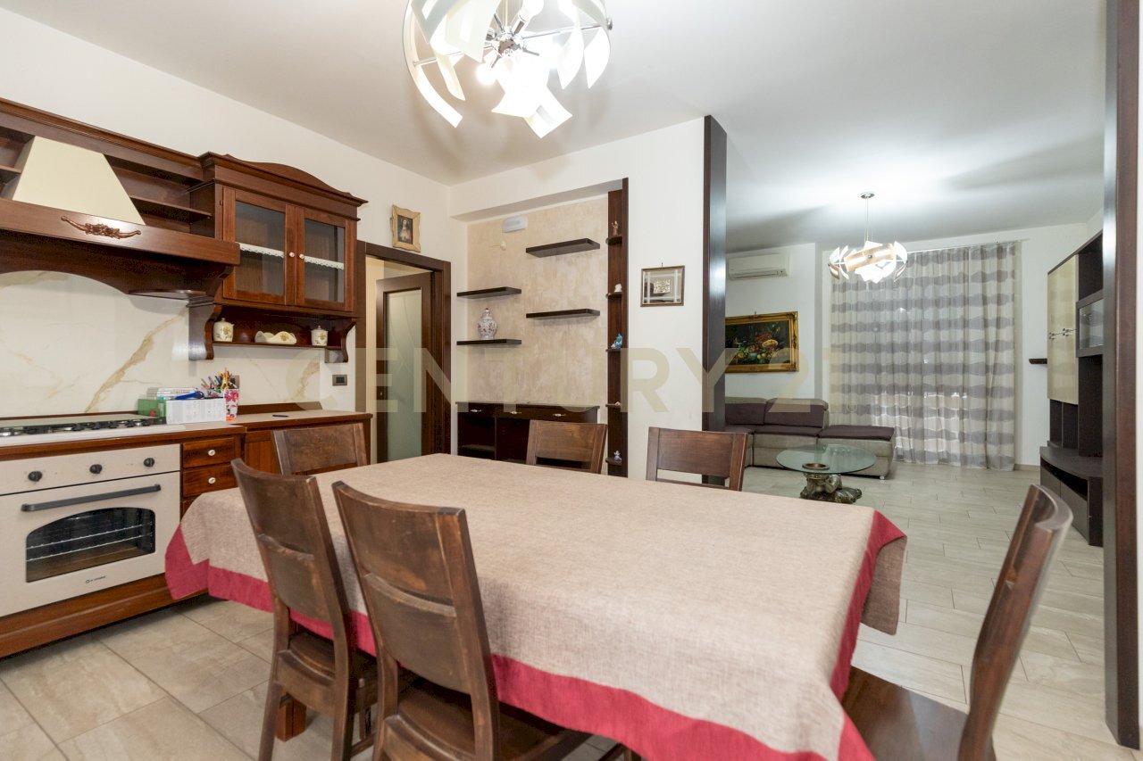 Via Carmine Caruso 10 Motta (14).jpg - Appartamento Viale Carmine Caruso 10, Motta Sant'Anastasia - foto 1