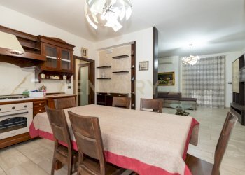 Via Carmine Caruso 10 Motta (14).jpg - Appartamento Viale Carmine Caruso 10, Motta Sant'Anastasia - foto 1