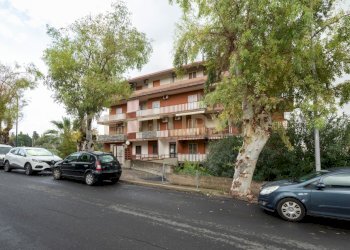 Via Carmine Caruso 10 Motta (1).jpg - Appartamento Viale Carmine Caruso 10, Motta Sant'Anastasia - foto 2