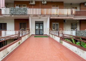 Via Carmine Caruso 10 Motta (5).jpg - Appartamento Viale Carmine Caruso 10, Motta Sant'Anastasia - foto 6