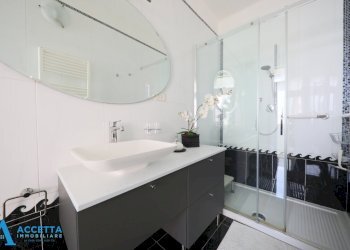bagno - Three-room apartment Via Rintone 28, Taranto - photo 14