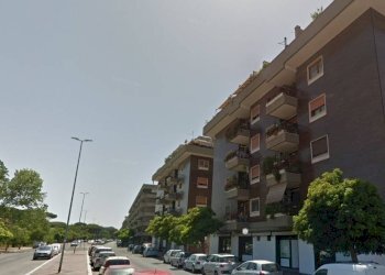 Shop viale dei promontori, Roma - photo 3