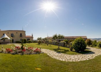 Attività Commerciale CONTRADA DI PEZZE CORUNDOLI, Montecilfone - foto 1