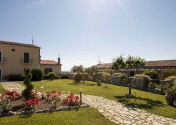 Attività Commerciale CONTRADA DI PEZZE CORUNDOLI, Montecilfone - foto 2