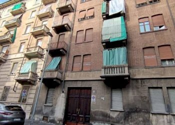 Facciata - Box corso Giulio Cesare, 151, Torino - foto 2