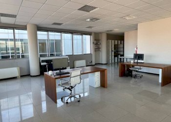 Interno non residenziale - Office strada del Drosso, 33, Torino (neighborhood Mirafiori Sud) - photo 9