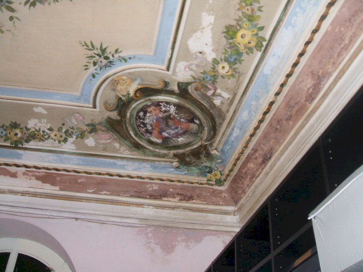 197203_208369509189244_2518973_n.jpg - Stable - Palace Lentini - photo 3