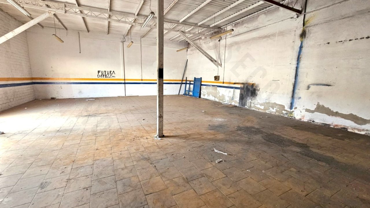 IMG-20241029-WA0089.jpg - Magazzino Selargius - foto 2