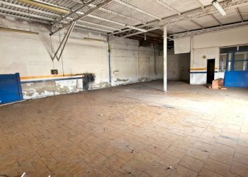 IMG-20241029-WA0095.jpg - Magazzino Selargius - foto 1