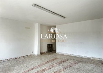3.jpg - Four-room apartment Vernole - photo 27