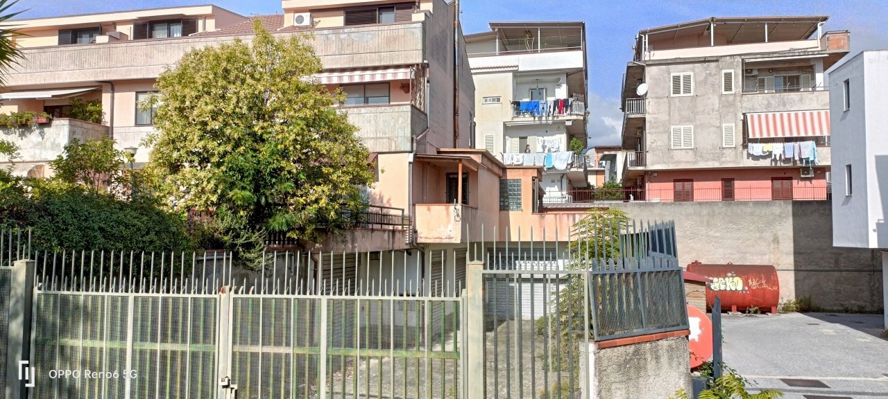 IMG20241026111224.jpg - Magazzino Via del Progresso, Lamezia Terme - foto 1