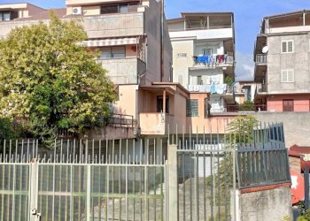 IMG20241026111224.jpg - Magazzino Via del Progresso, Lamezia Terme - foto 1