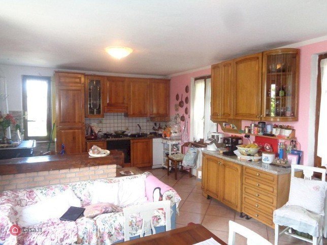 66a3c3f7d5fdd2e73b4122f1fdc1a74d.jpg - Villa Fornovo di Taro - foto 2