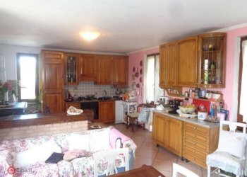 66a3c3f7d5fdd2e73b4122f1fdc1a74d.jpg - Villa Fornovo di Taro - foto 2