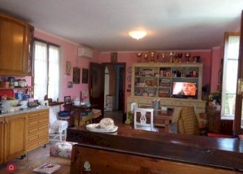 884ee18407d30ee67c4eb3a8ddc65e5e.jpg - Villa Fornovo di Taro - foto 3