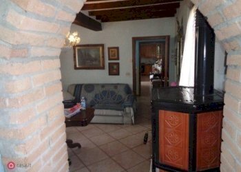b944c4ad79e66c2f999fa400db2f2c5c.jpg - Villa Fornovo di Taro - foto 8
