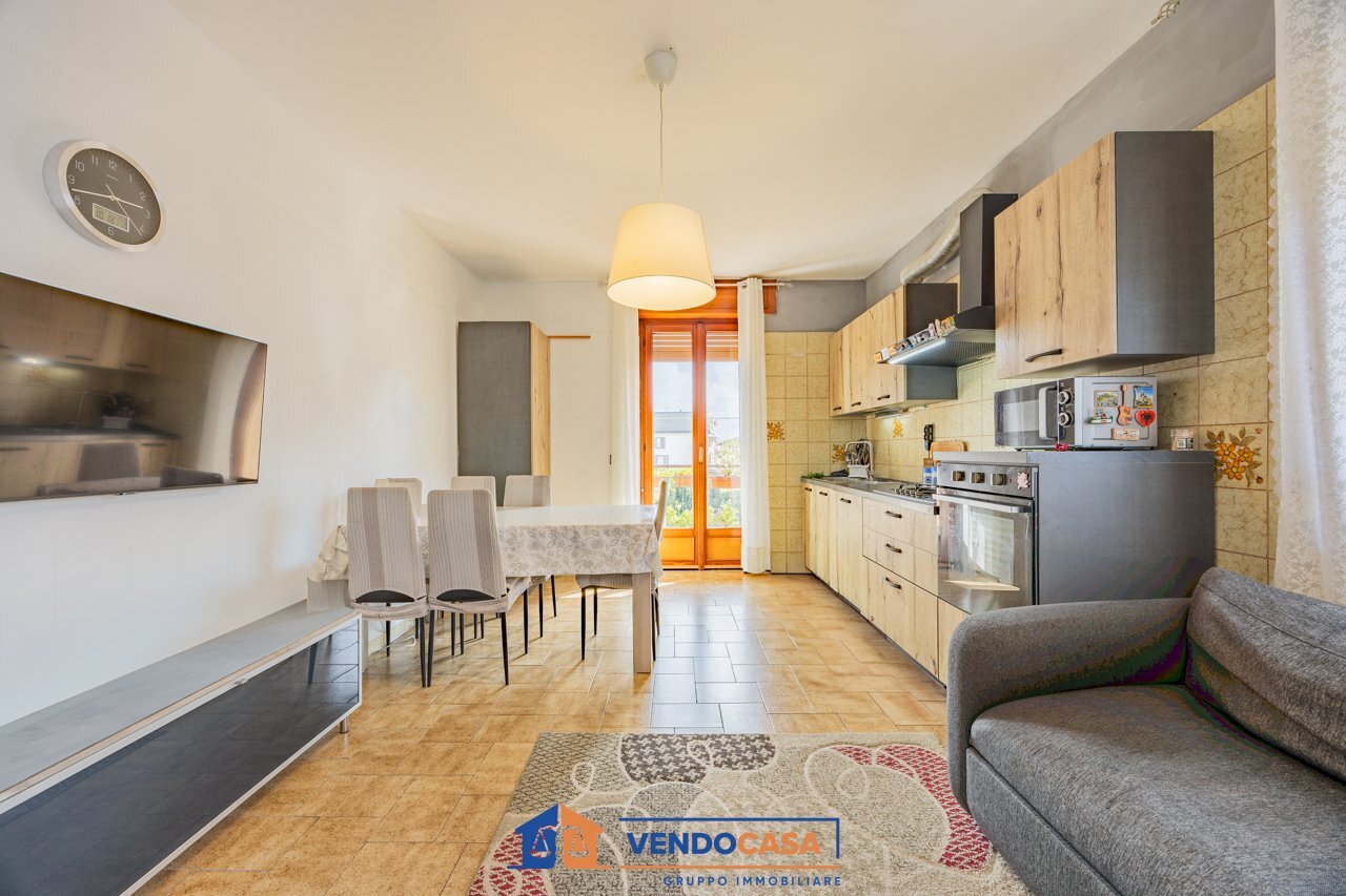 Three-room apartment Centallo - photo 2