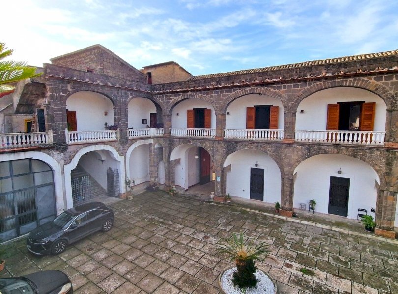 Palazzo Storico Camigliano - foto 1