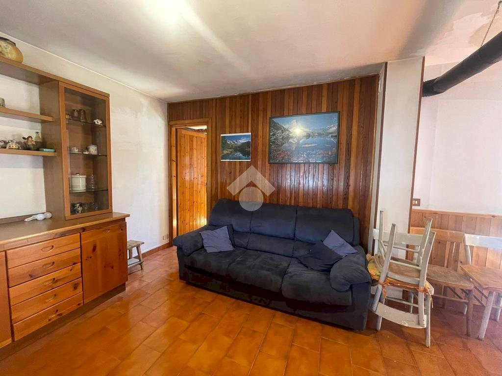 Three-room apartment Via Pierre Antoine Mons. Dauphin, Nus - photo 3