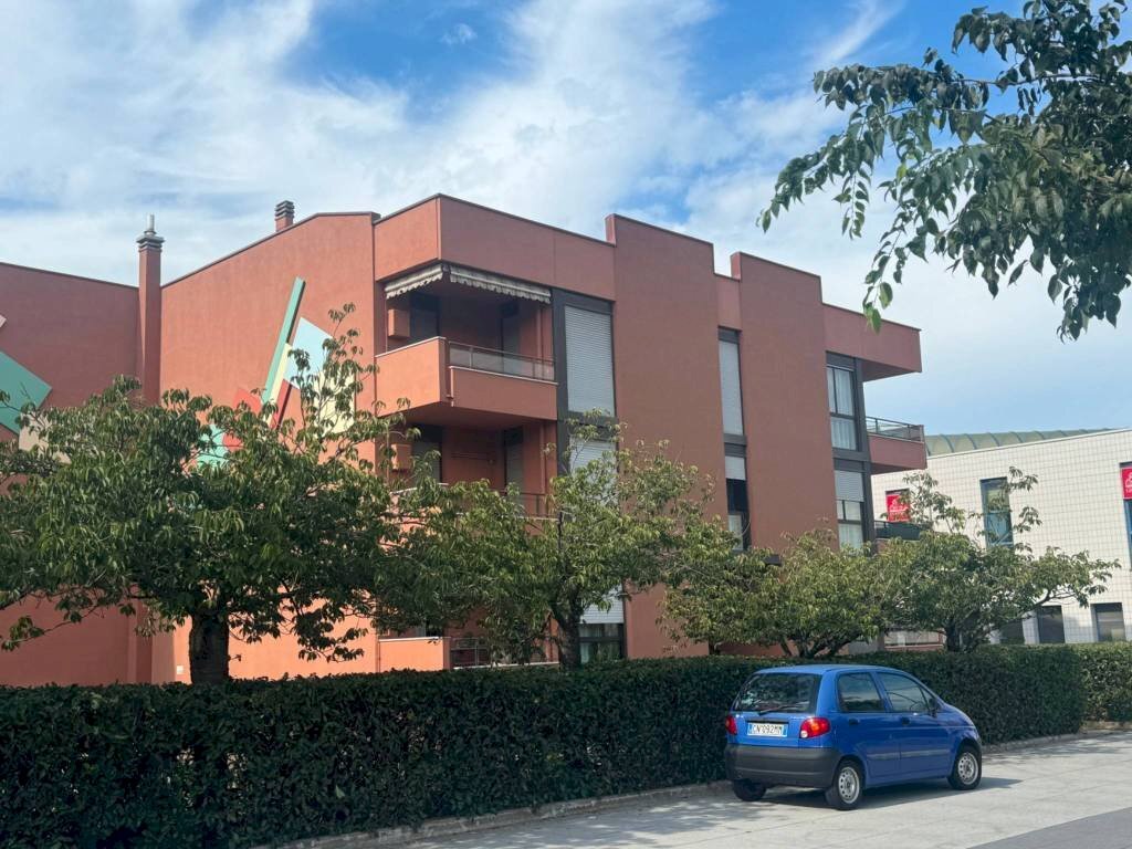 Facciata - Quadrilocale corso Francia, 2, Cuneo (zona Donatello) - foto 1