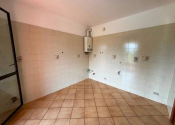 Stanza non arredata - Quadrilocale corso Francia, 2, Cuneo (zona Donatello) - foto 7